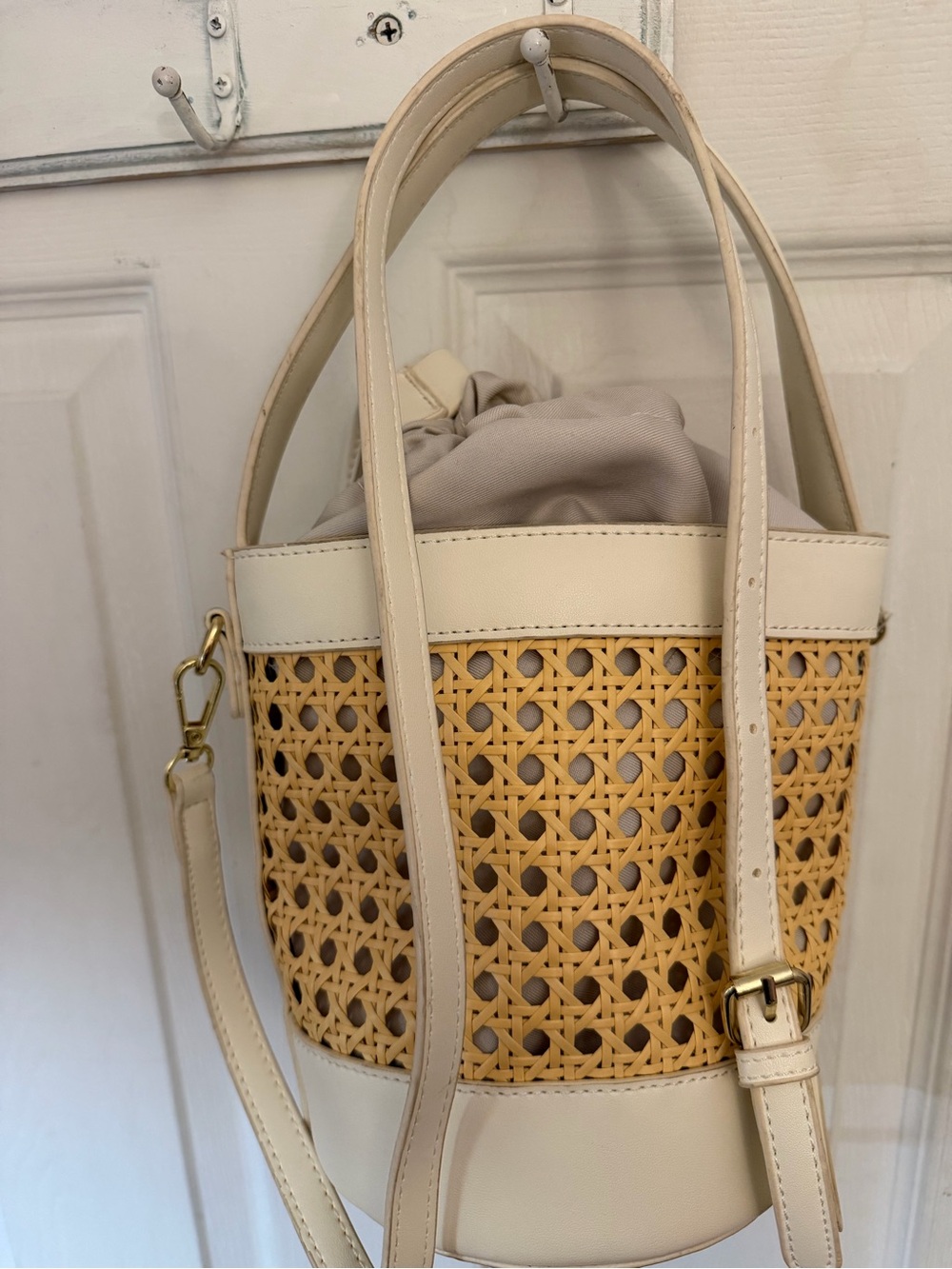 Women’s Beige/Tan Woven Bucket Bag, Drawstring, Adjustable Detachable Strap